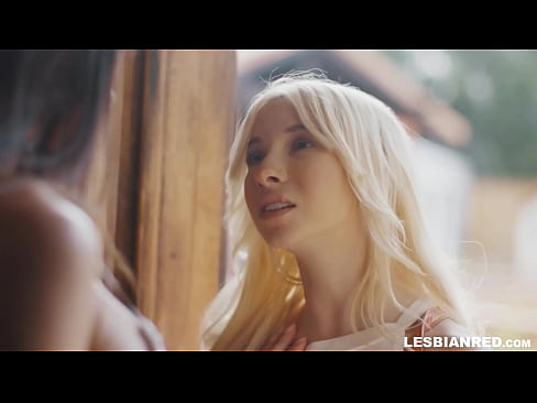 ❤️ Tjejen kommer hem några månader senare och slutar med att äta sin styvmors fitta. ❤️❌ Fucking at sv.ixiporn-com.ru ️❤